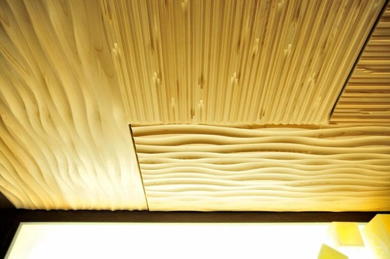 立体感のあるウッドパネルを使った例