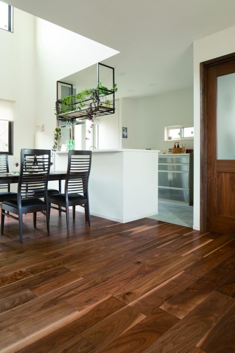 ブラックウォルナットのフローリング