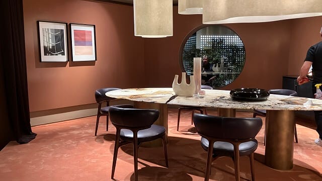 テラコッタ色がふんだんに使われた「baxter」のブース