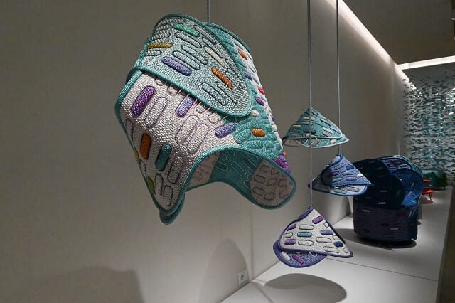 nendo×Paola Lentiによる新作「花嵐」